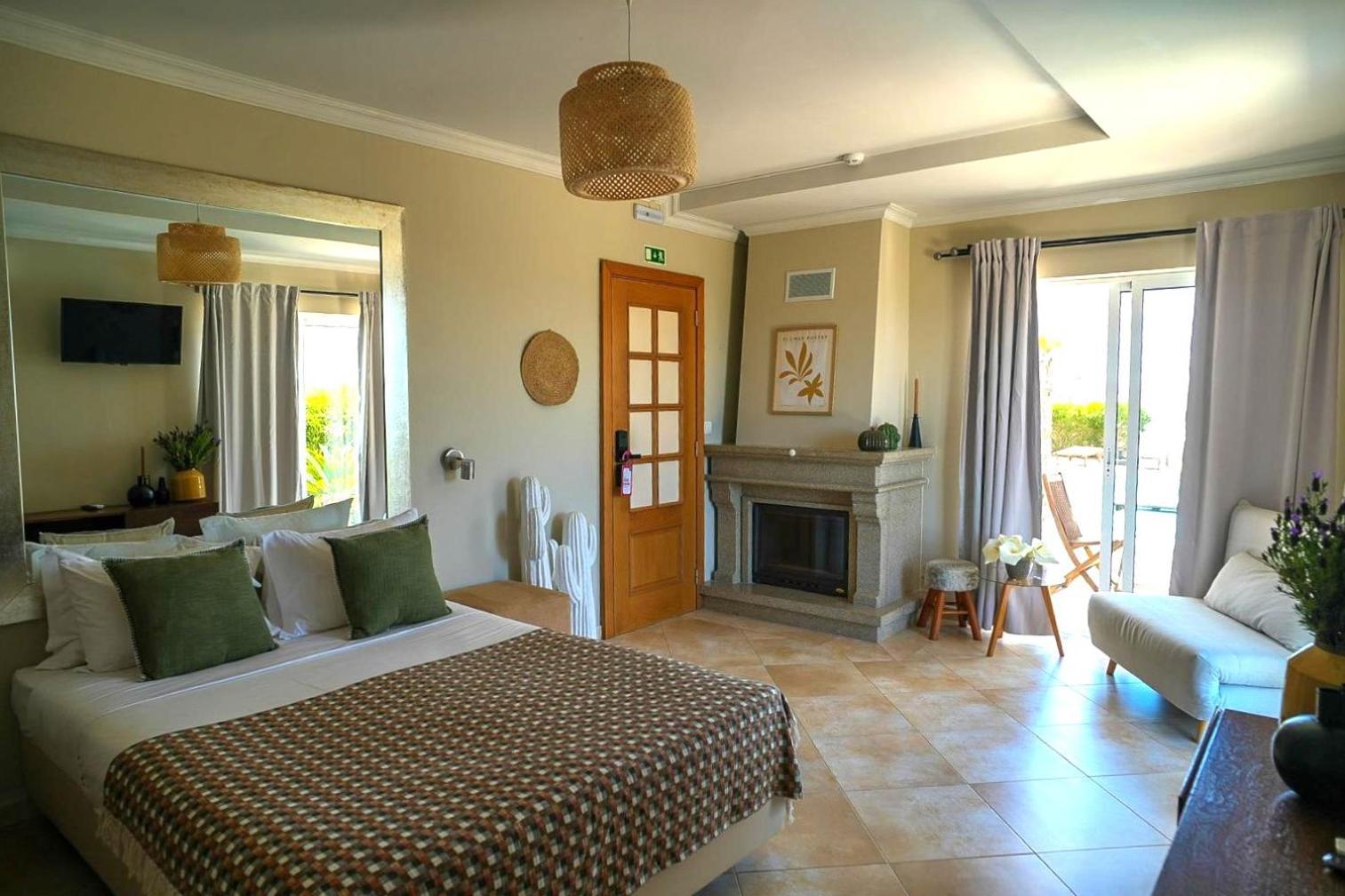Arrifana Destination Suites Aljezur Esterno foto